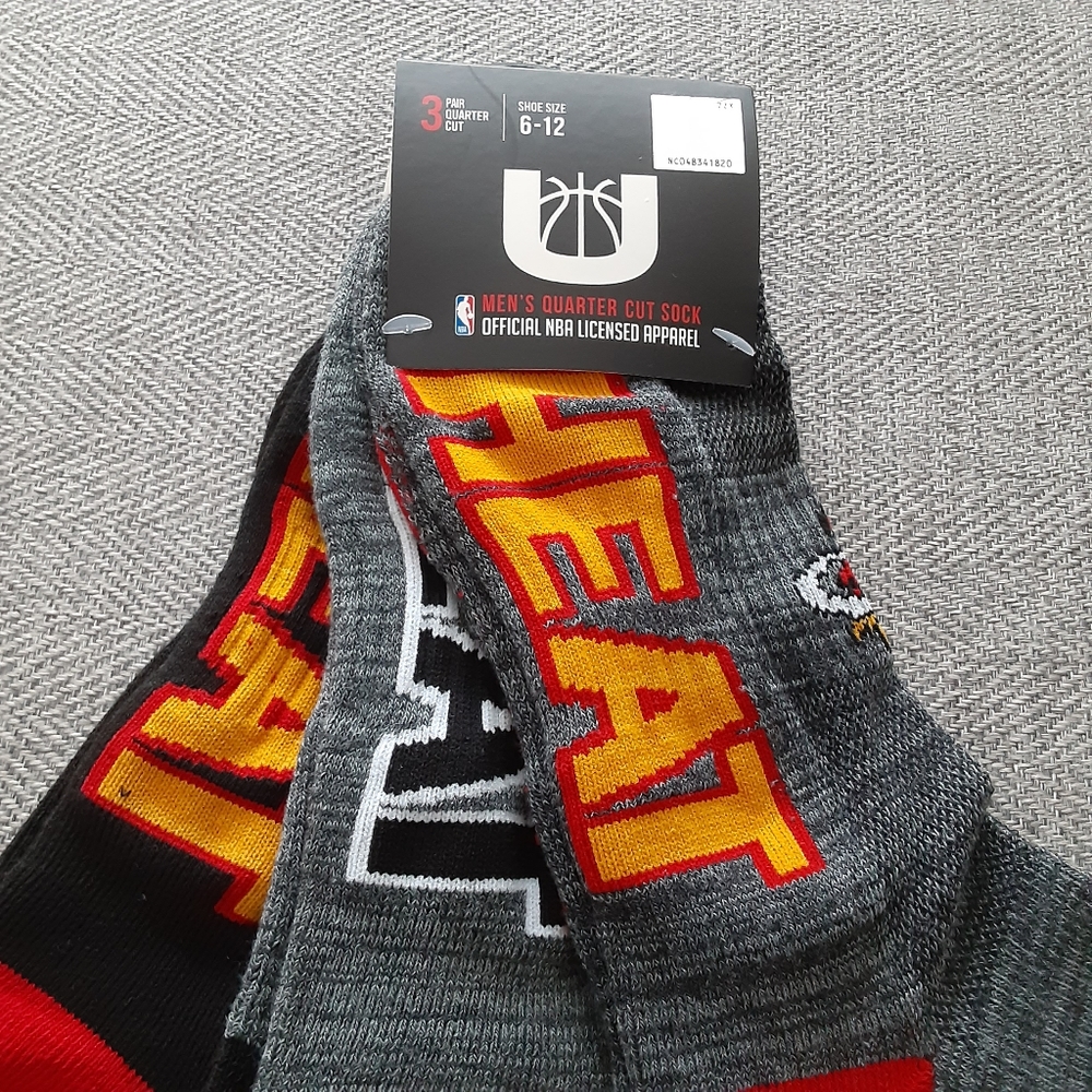 NBA MIAMI HEAT Quarter Mens Socks ( 3pk ) - Picture 6 of 7